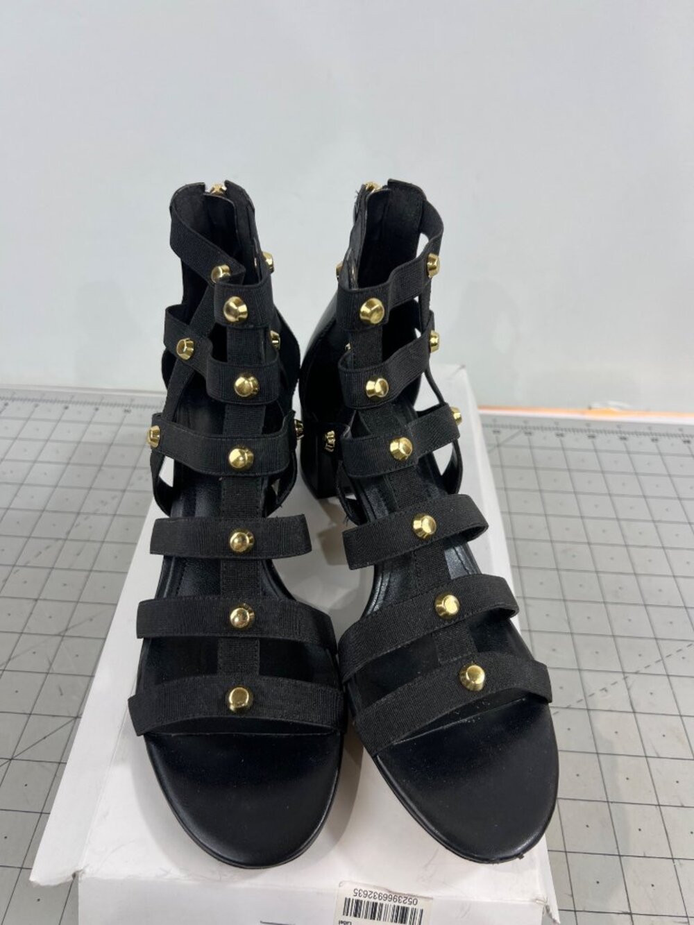 Marc Fisher Julee Women’s Sz. 7.5 Black Strappy Sandals Gold Accents - Picture 2 of 8